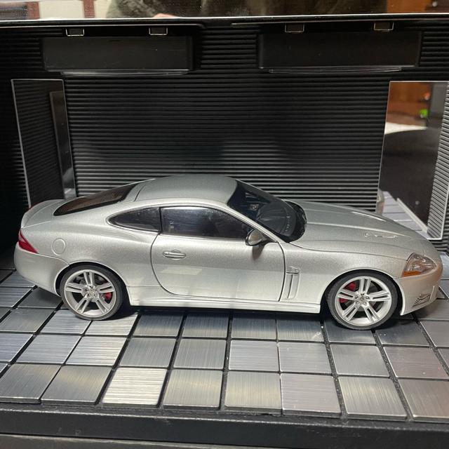 オートアート1/18 ジャガー XKクーペ シルバー < ホビー  オートアート1/18 ジャガー XKクーペ シルバー < ホビーの
