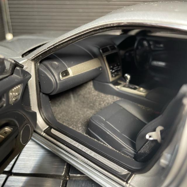 オートアート1/18 ジャガー XKクーペ シルバー < ホビー  オートアート1/18 ジャガー XKクーペ シルバー < ホビーの