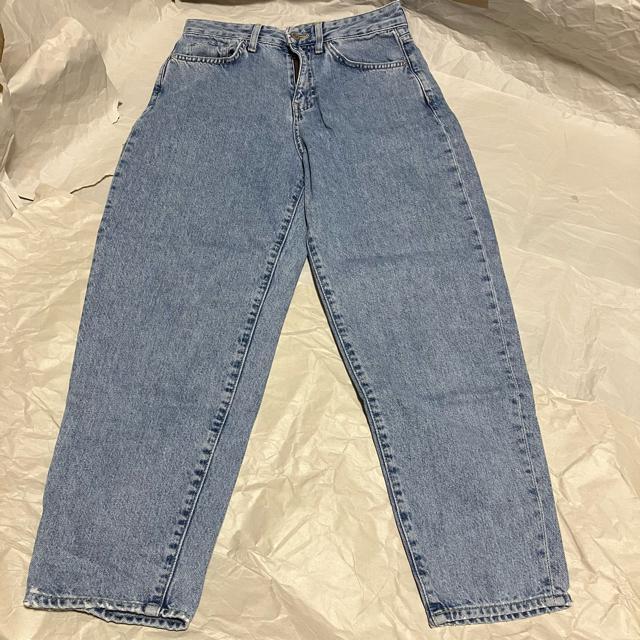 【H&M】 &Denim Loose Mom Jeans ハイウエストデニム < ブランド  【H&M】 &Denim Loose Mom Jeans ハイウエストデニム  < ブランドの