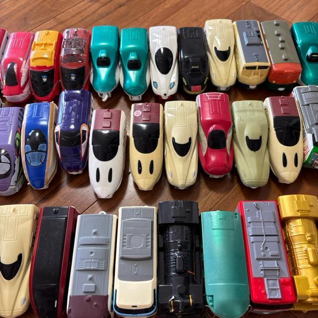 プラレール 車両 40台&踏み切りセット☆ハッピーセットなど < ホビー  プラレール 車両 40台&踏み切りセット☆ハッピーセットなど < ホビーの