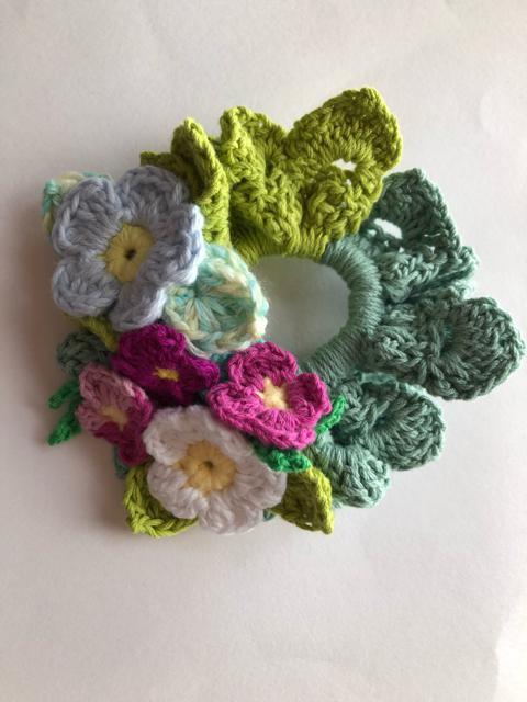 ハンドメイド シュシュ 葉っぱのシュシュ 春色 コットン パステル < 女性ファッション  ハンドメイド シュシュ 葉っぱのシュシュ 春色 コットン パステル < 女性ファッションの