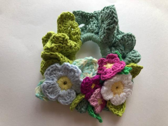 ハンドメイド シュシュ 葉っぱのシュシュ 春色 コットン パステル < 女性ファッション  ハンドメイド シュシュ 葉っぱのシュシュ 春色 コットン パステル < 女性ファッションの