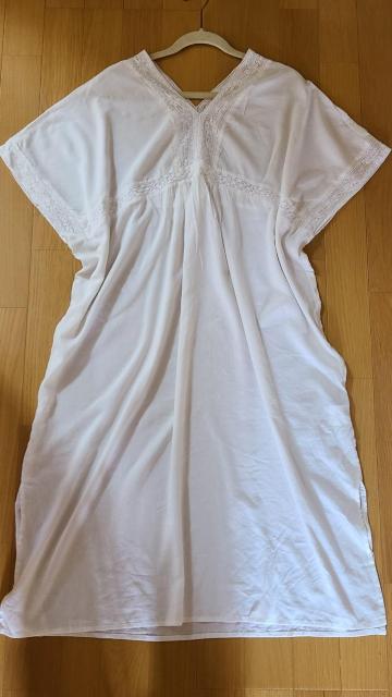新品未使用 レースが可愛い白ワンピース < 女性ファッション  新品未使用 レースが可愛い白ワンピース  < 女性ファッションの