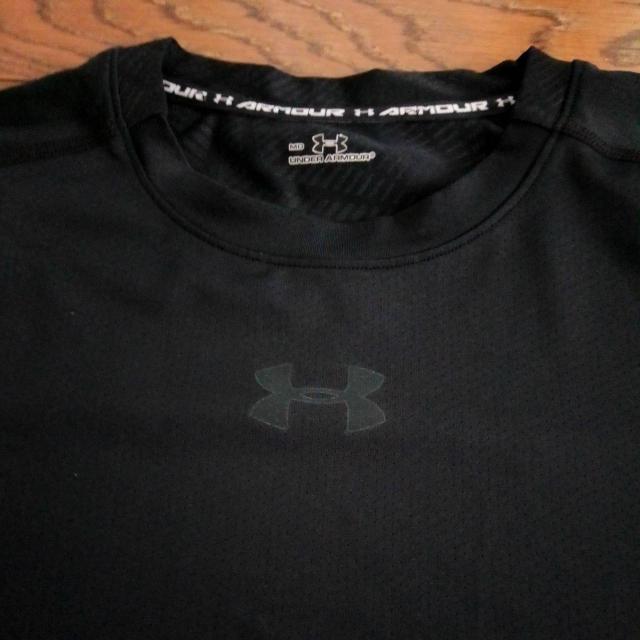 UNDER ARMOUR MD  黒 半袖 野球 練習 レギュラーサイズ < ブランド  UNDER ARMOUR MD  黒 半袖 野球 練習 レギュラーサイズ < ブランドの