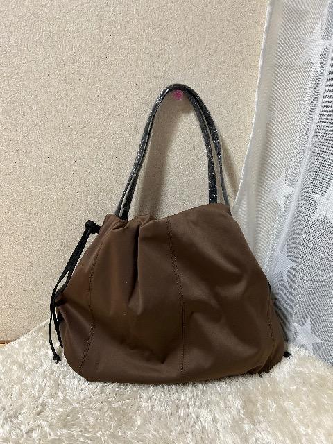 新品タグ付きレイジースーザン★ミニポーチ付きバック < ブランド  新品タグ付きレイジースーザン★ミニポーチ付きバック < ブランドの