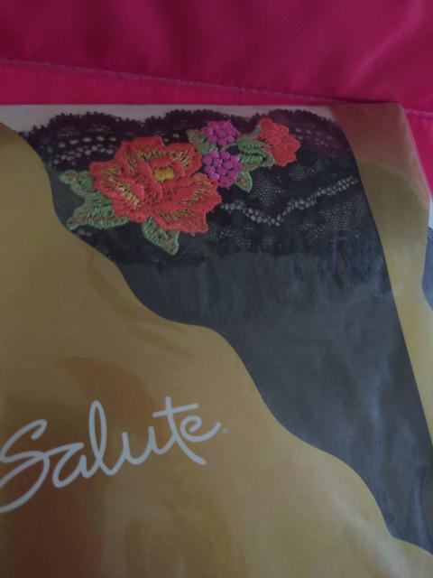 Wacoal/ワコール/salute/サルート/カミーユ/ガーターストッキング/旧パッケージ/カラフル花柄レア品 < 女性ファッション  Wacoal/ワコール/salute/サルート/カミーユ/ガーターストッキング/旧パッケージ/カラフル花柄レア品 < 女性ファッションの