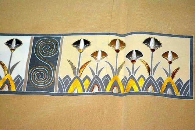 付下げ 送料無料 最高級 新品同様 金駒シシュウ 金糸 シシュウ 花柄 花壺 鳥 身丈166.5cm 裄丈64.5cm T3675 < 女性ファッション 付下げ 送料無料 最高級 新品同様 金駒シシュウ 金糸 シシュウ 花柄 花壺 鳥 身丈166.5cm 裄丈64.5cm T3675 < 女性ファッションの