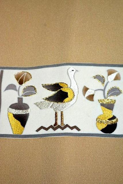 付下げ 送料無料 最高級 新品同様 金駒シシュウ 金糸 シシュウ 花柄 花壺 鳥 身丈166.5cm 裄丈64.5cm T3675 < 女性ファッション 付下げ 送料無料 最高級 新品同様 金駒シシュウ 金糸 シシュウ 花柄 花壺 鳥 身丈166.5cm 裄丈64.5cm T3675 < 女性ファッションの