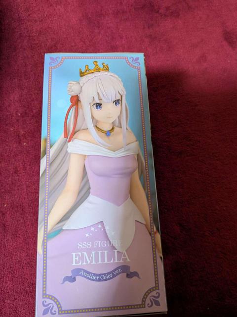 Re:ゼロ SSSフィギュア エミリア 眠り姫 アナザーカラーver. ラウワン限定 < アニメ/コミック/キャラクター Re:ゼロ SSSフィギュア エミリア 眠り姫 アナザーカラーver. ラウワン限定 < アニメ/コミック/キャラクターの