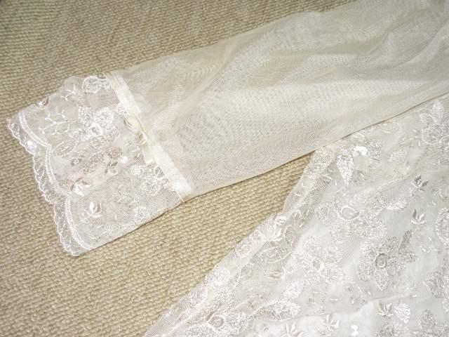 未使用タグ付☆ビジューレーストップス(ベージュ系)日本製 < 女性ファッション  未使用タグ付☆ビジューレーストップス(ベージュ系)日本製 < 女性ファッションの