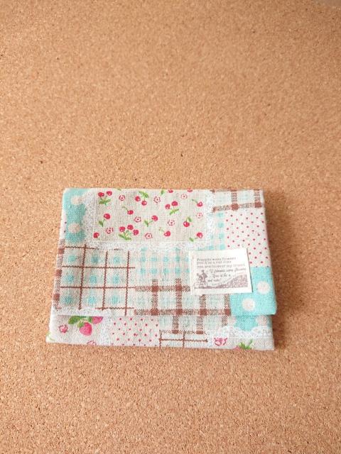 ハンドメイド ポケットティッシュケース(いちご水色) < 女性ファッション  ハンドメイド ポケットティッシュケース(いちご水色)  < 女性ファッションの