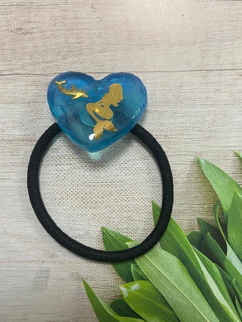 ハンドメイド レジンで作ったハート型のヘアゴム マーメイドとイルカ < 女性ファッション  ハンドメイド レジンで作ったハート型のヘアゴム マーメイドとイルカ  < 女性ファッションの