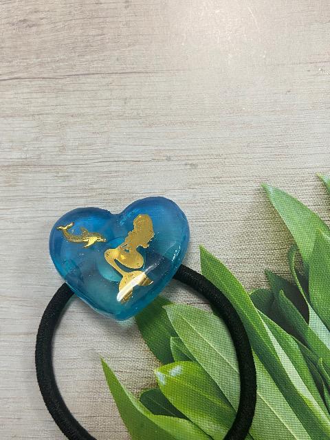 ハンドメイド レジンで作ったハート型のヘアゴム マーメイドとイルカ < 女性ファッション  ハンドメイド レジンで作ったハート型のヘアゴム マーメイドとイルカ < 女性ファッションの