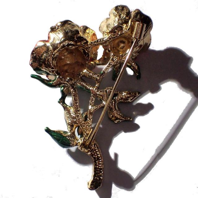 薔薇 ローズ 花束 花 ピンブローチ ブローチ ピンバッジ バッジ ラペルピン コサージュ < 女性アクセサリー/時計 薔薇 ローズ 花束 花 ピンブローチ ブローチ ピンバッジ バッジ ラペルピン コサージュ < 女性アクセサリー/時計の