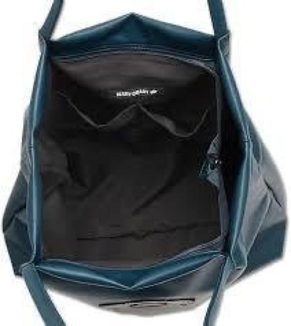 新品MARY QUANTデイジーパッチソフトトートバッグ7480円現在販売中 < ブランド  新品MARY QUANTデイジーパッチソフトトートバッグ7480円現在販売中 < ブランドの