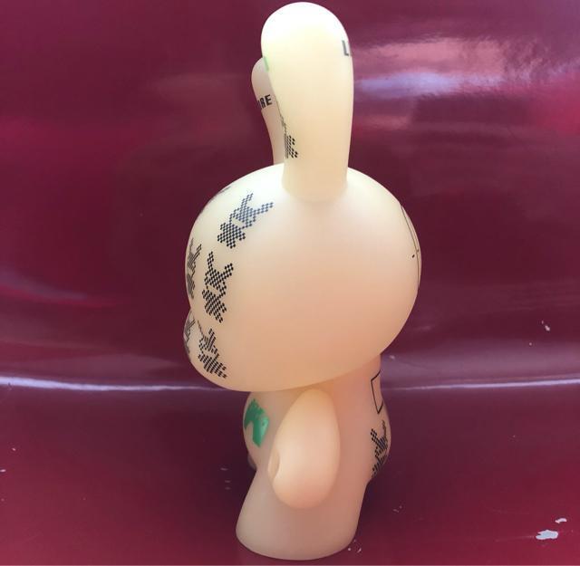 《Kidrobot × oki-ni》フィギュア  SPACE INVADER  kozik toy2r QEE デザイナーズトイ < ホビー  《Kidrobot × oki-ni》フィギュア  SPACE INVADER  kozik toy2r QEE デザイナーズトイ < ホビーの