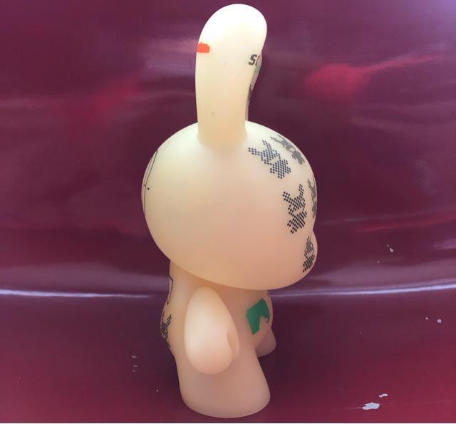 《Kidrobot × oki-ni》フィギュア  SPACE INVADER  kozik toy2r QEE デザイナーズトイ < ホビー  《Kidrobot × oki-ni》フィギュア  SPACE INVADER  kozik toy2r QEE デザイナーズトイ < ホビーの