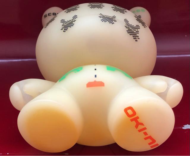 《Kidrobot × oki-ni》フィギュア  SPACE INVADER  kozik toy2r QEE デザイナーズトイ < ホビー  《Kidrobot × oki-ni》フィギュア  SPACE INVADER  kozik toy2r QEE デザイナーズトイ < ホビーの