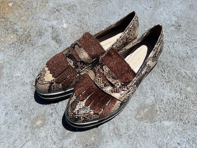 パイソン柄ローファー < 女性ファッション  パイソン柄ローファー  < 女性ファッションの