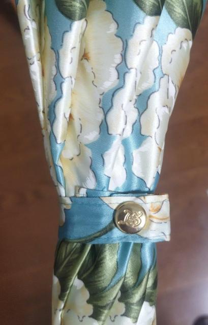 JUNKO SHIMADA 水色 黄色薔薇柄 強力撥水加工 オーロラ製 長傘 < 女性ファッション  JUNKO SHIMADA 水色 黄色薔薇柄 強力撥水加工 オーロラ製 長傘 < 女性ファッションの