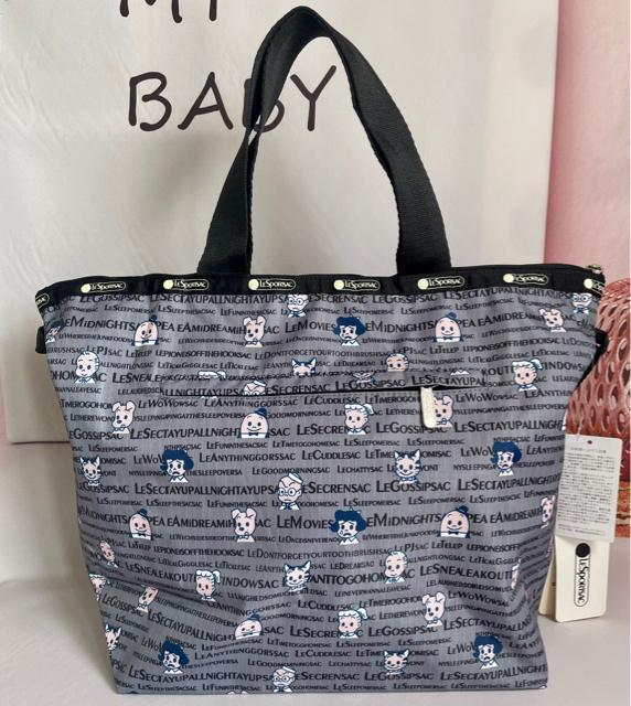 ★新品未使用★LeSportsac レスポートサック オサムグッズ 2WAYトートバッグ グレー オサムタイポグラフィ 4360 < 女性ファッション  ★新品未使用★LeSportsac レスポートサック オサムグッズ 2WAYトートバッグ グレー オサムタイポグラフィ 4360 < 女性ファッションの