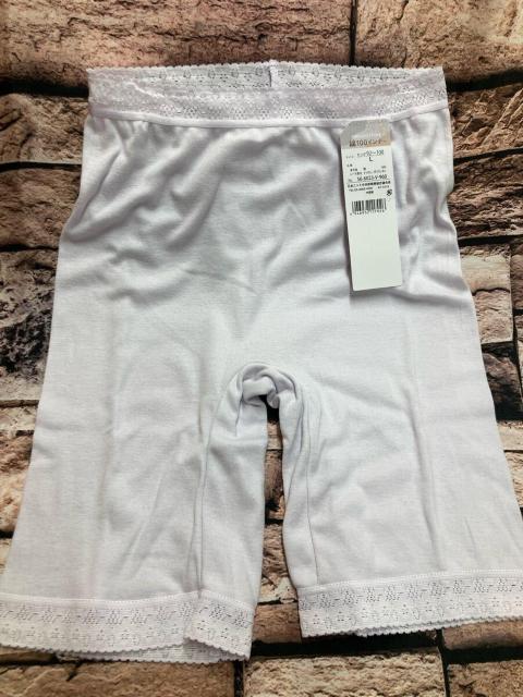 しっとり柔らか 快適な履き心地!お肌に優しい天然綿100% お洒落なレース付き 3分丈ボトムインナー(画像から)1枚 < 女性ファッション  しっとり柔らか 快適な履き心地!お肌に優しい天然綿100% お洒落なレース付き 3分丈ボトムインナー(画像から)1枚 < 女性ファッションの