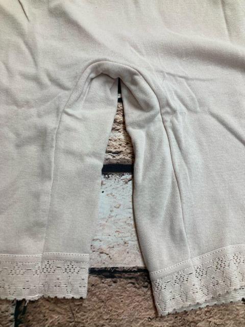 しっとり柔らか 快適な履き心地!お肌に優しい天然綿100% お洒落なレース付き 3分丈ボトムインナー(画像から)1枚 < 女性ファッション  しっとり柔らか 快適な履き心地!お肌に優しい天然綿100% お洒落なレース付き 3分丈ボトムインナー(画像から)1枚 < 女性ファッションの