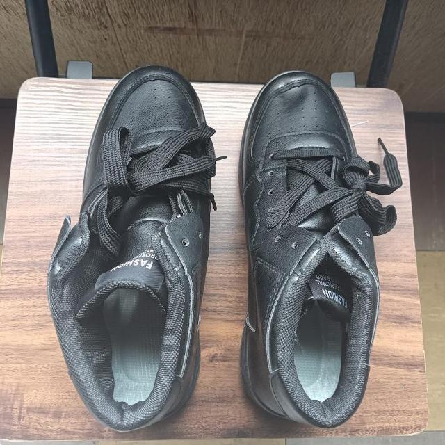 新品 25cm スニーカー メンズ レディース 靴 シューズ ブラック 男女兼用 < 男性ファッション  新品 25cm スニーカー メンズ レディース 靴 シューズ ブラック 男女兼用 < 男性ファッションの