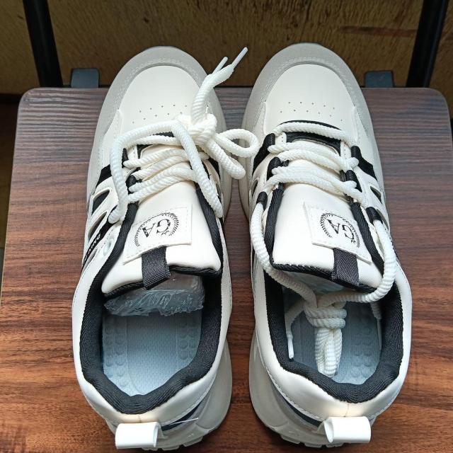 新品 25cm レディース スニーカー グレー シューズ 靴 カジュアル < 女性ファッション  新品 25cm レディース スニーカー グレー シューズ 靴 カジュアル < 女性ファッションの