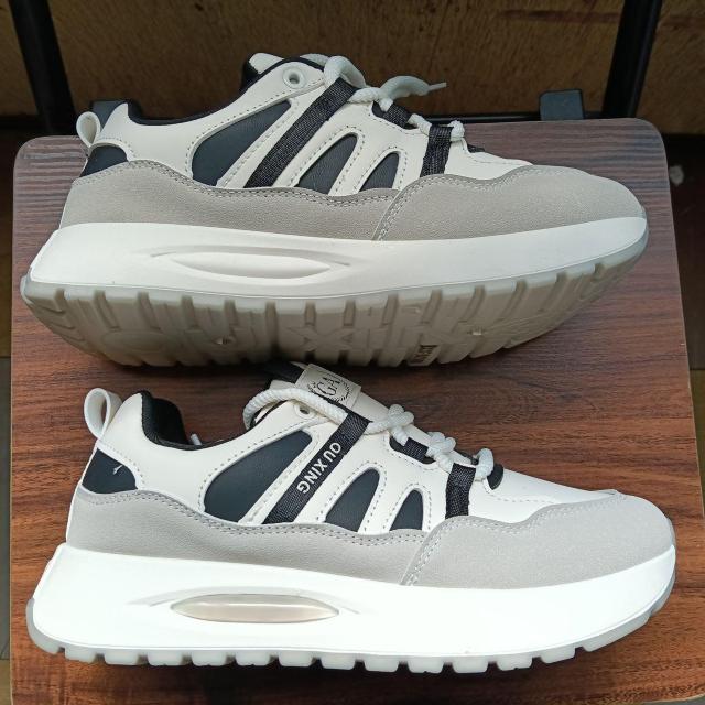 新品 25cm レディース スニーカー グレー シューズ 靴 カジュアル < 女性ファッション  新品 25cm レディース スニーカー グレー シューズ 靴 カジュアル < 女性ファッションの