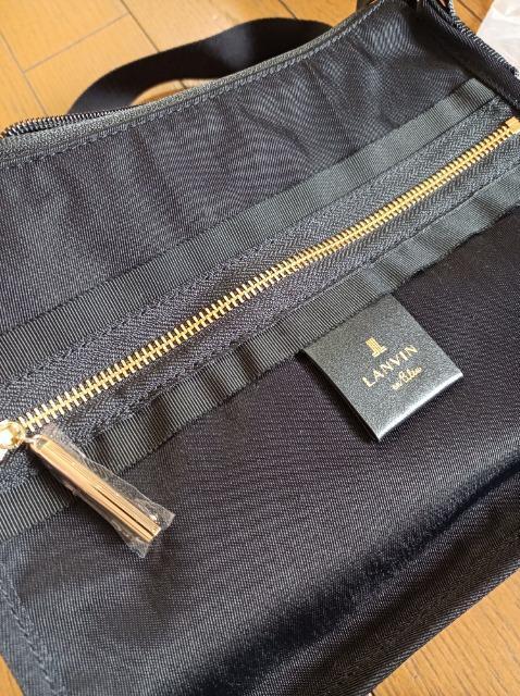 ランバンオンブルーマエリスコンパクトショルダー★新品タグ付き★定価15400円★LANVIN★軽量・素敵・合わせやすい黒★ < 女性ファッション ランバンオンブルーマエリスコンパクトショルダー★新品タグ付き★定価15400円★LANVIN★軽量・素敵・合わせやすい黒★ < 女性ファッションの