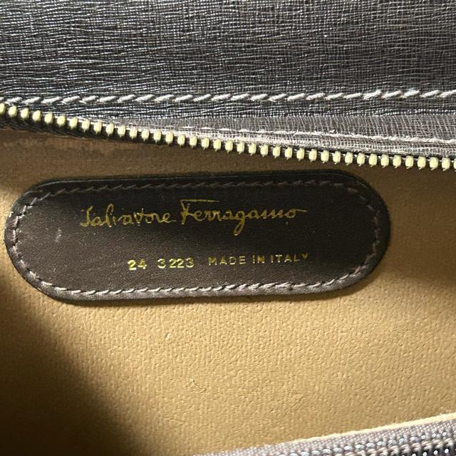 Salvatore Ferragamo �t�F���K�� �����Y ���S���� �J�[�t ���U�[ �r�W�l�X �o�b�O �u���E�� �S�[���h���� �� �u�����h�� 