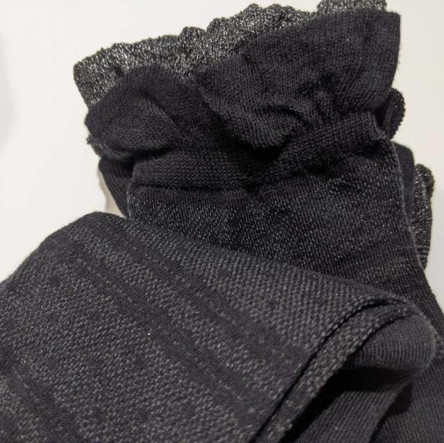 新品 ユニクロ ソックス 3足セット 23〜25cm 黒 紺 フリル ラメ 靴下 クルーソックス < ブランド 新品 ユニクロ ソックス 3足セット 23〜25cm 黒 紺 フリル ラメ 靴下 クルーソックス < ブランドの