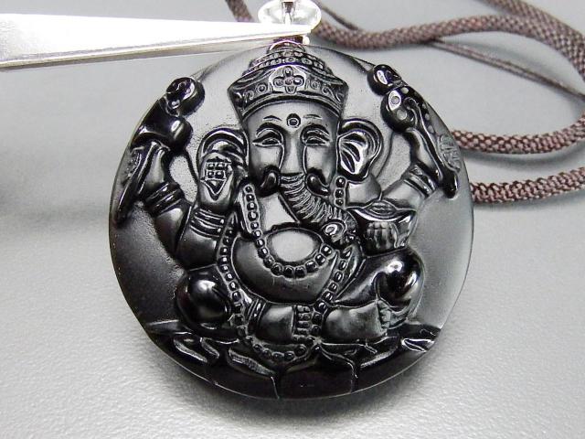 ガネ−シャ天然石オブシディアン精工彫りペンダントネックレス魔除け < 女性アクセサリー/時計 ガネ−シャ天然石オブシディアン精工彫りペンダントネックレス魔除け < 女性アクセサリー/時計の