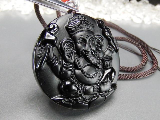 ガネ−シャ天然石オブシディアン精工彫りペンダントネックレス魔除け < 女性アクセサリー/時計 ガネ−シャ天然石オブシディアン精工彫りペンダントネックレス魔除け < 女性アクセサリー/時計の