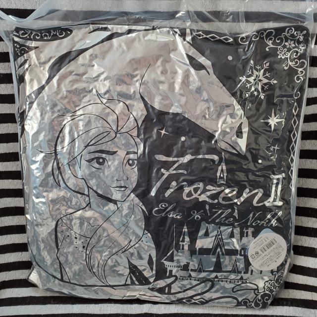 新品*非売品*アナと雪の女王2*きらきらシルバークッション*エルサ&ノック*黒×銀*アナ雪 < アニメ/コミック/キャラクター  新品*非売品*アナと雪の女王2*きらきらシルバークッション*エルサ&ノック*黒×銀*アナ雪  < アニメ/コミック/キャラクターの
