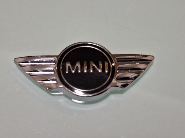 ●BMW MINI cooper ミニ クーパー クロームメッキ/ブラックカラー メタル製 スモール エンブレム! < 自動車/バイク ●BMW MINI cooper ミニ クーパー クロームメッキ/ブラックカラー メタル製 スモール エンブレム! < 自動車/バイク