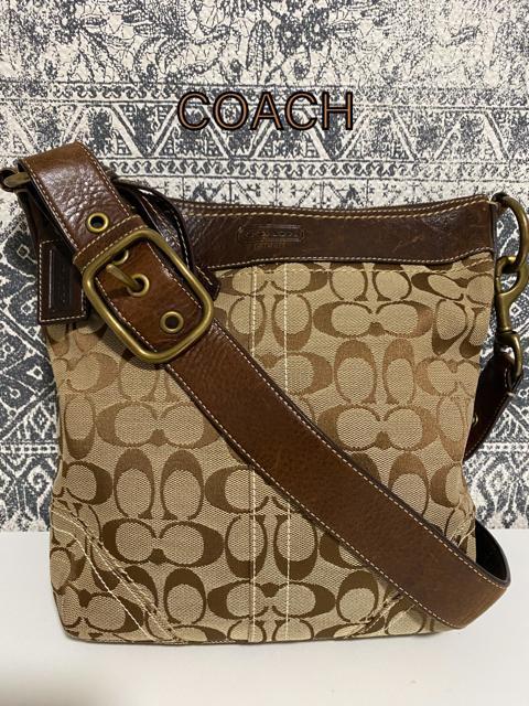 【良品】COACH コーチ シグネチャー ショルダーバッグ 斜め掛け ブラウン < ブランド  【良品】COACH コーチ シグネチャー ショルダーバッグ 斜め掛け ブラウン  < ブランドの