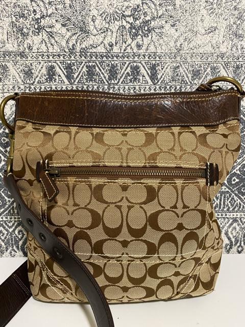 【良品】COACH コーチ シグネチャー ショルダーバッグ 斜め掛け ブラウン < ブランド  【良品】COACH コーチ シグネチャー ショルダーバッグ 斜め掛け ブラウン < ブランドの