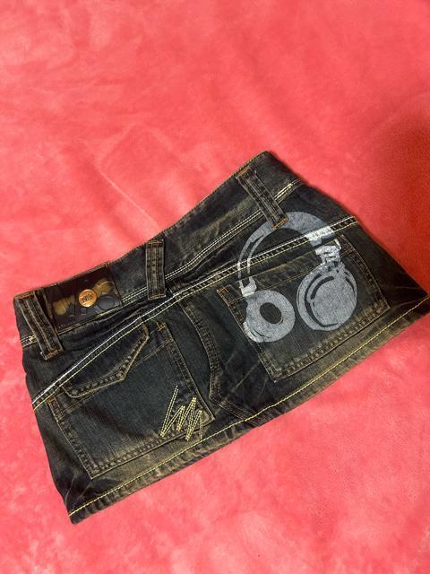 LB-03 デニム 色褪せ古着加工 ステッチ 二重ポケットでかジッパー バックプリント マイクロミニスカ 新品未使用 < ブランド LB-03 デニム 色褪せ古着加工 ステッチ 二重ポケットでかジッパー バックプリント マイクロミニスカ 新品未使用 < ブランドの