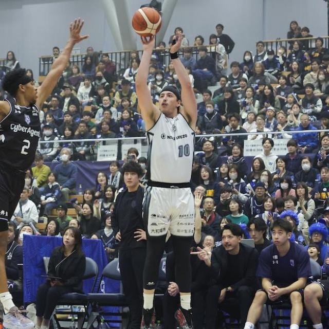 #10 駒水 大雅ジャック選手 AWAYユニフォーム ※上下セット(着用・直筆サイン入り) < レジャー/スポーツ #10 駒水 大雅ジャック選手 AWAYユニフォーム ※上下セット(着用・直筆サイン入り) < レジャー/スポーツの