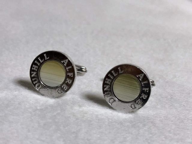正規 限定 アルフレッドダンヒル ADロゴ シェル調タイガーアイ×SV オーバルロゴ文字カフス カフリンクス サークルリングボタン < ブランド  正規 限定 アルフレッドダンヒル ADロゴ シェル調タイガーアイ×SV オーバルロゴ文字カフス カフリンクス サークルリングボタン  < ブランドの