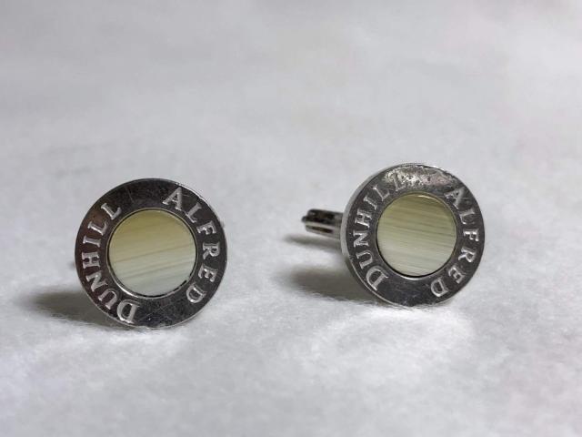 正規 限定 アルフレッドダンヒル ADロゴ シェル調タイガーアイ×SV オーバルロゴ文字カフス カフリンクス サークルリングボタン < ブランド  正規 限定 アルフレッドダンヒル ADロゴ シェル調タイガーアイ×SV オーバルロゴ文字カフス カフリンクス サークルリングボタン < ブランドの