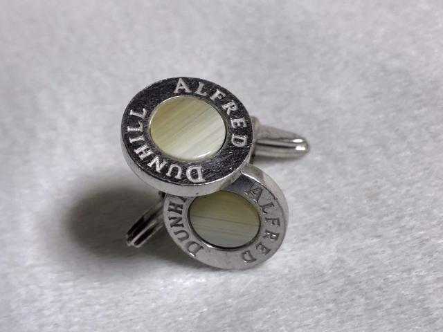 正規 限定 アルフレッドダンヒル ADロゴ シェル調タイガーアイ×SV オーバルロゴ文字カフス カフリンクス サークルリングボタン < ブランド  正規 限定 アルフレッドダンヒル ADロゴ シェル調タイガーアイ×SV オーバルロゴ文字カフス カフリンクス サークルリングボタン < ブランドの