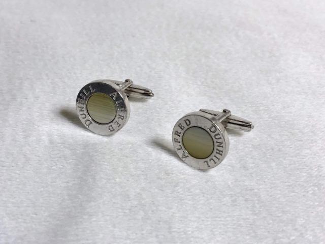 正規 限定 アルフレッドダンヒル ADロゴ シェル調タイガーアイ×SV オーバルロゴ文字カフス カフリンクス サークルリングボタン < ブランド  正規 限定 アルフレッドダンヒル ADロゴ シェル調タイガーアイ×SV オーバルロゴ文字カフス カフリンクス サークルリングボタン < ブランドの