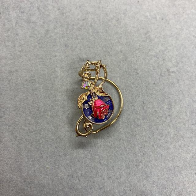 即決 Disney ディズニー 美女と野獣 イヤーカフ < 女性アクセサリー/時計 即決 Disney ディズニー 美女と野獣 イヤーカフ < 女性アクセサリー/時計の