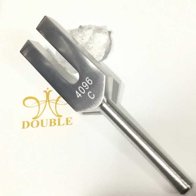 【クリスタルチューナー】 音叉4096Hz 水晶原石付き 空間浄化 < インテリア/ライフ  【クリスタルチューナー】 音叉4096Hz 水晶原石付き 空間浄化 < インテリア/ライフの