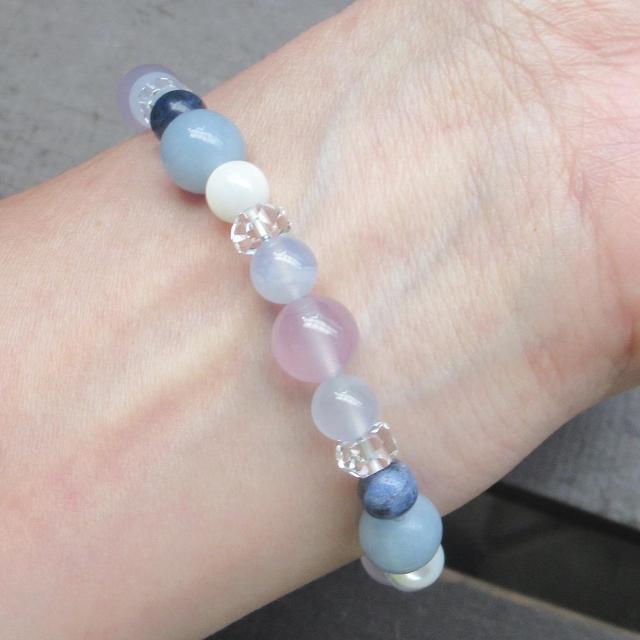 エンジェライトxパープルカルセドニーxブルーレースxソーダライトブレスレット 天然石 パワーストーン < 女性アクセサリー/時計 エンジェライトxパープルカルセドニーxブルーレースxソーダライトブレスレット 天然石 パワーストーン < 女性アクセサリー/時計の