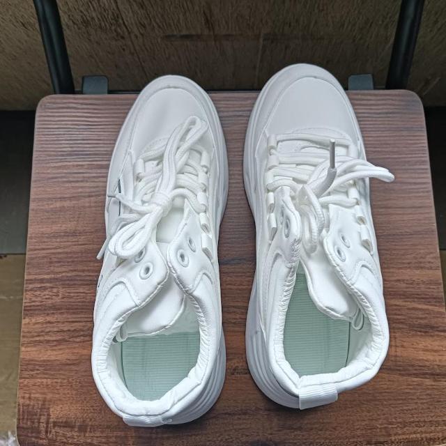 新品 25cm レディース スニーカー ホワイト シューズ 靴 カジュアル < 女性ファッション  新品 25cm レディース スニーカー ホワイト シューズ 靴 カジュアル < 女性ファッションの