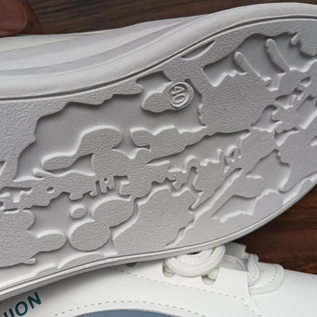 新品 25cm レディース スニーカー ホワイト シューズ 靴 カジュアル < 女性ファッション  新品 25cm レディース スニーカー ホワイト シューズ 靴 カジュアル < 女性ファッションの